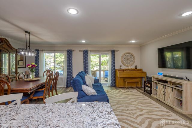 15 Daleron Place, South Amboy, NJ 08879