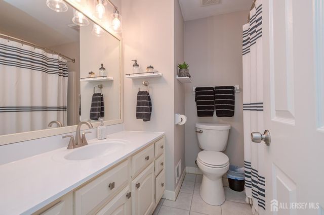 15 Daleron Place, South Amboy, NJ 08879