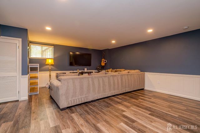 15 Daleron Place, South Amboy, NJ 08879