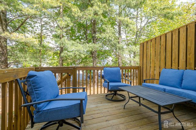 15 Daleron Place, South Amboy, NJ 08879