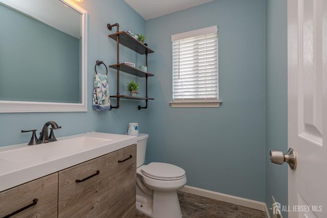 15 Daleron Place, South Amboy, NJ 08879