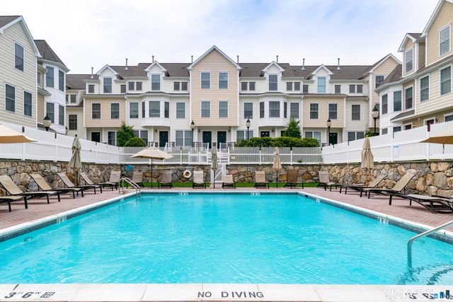 85 Camp Avenue 11A, Stamford, CT 06907