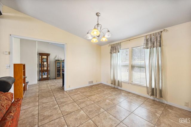 4830 Morro Drive, Bakersfield, CA 93307