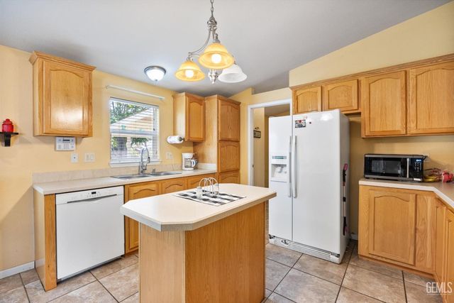 4830 Morro Drive, Bakersfield, CA 93307