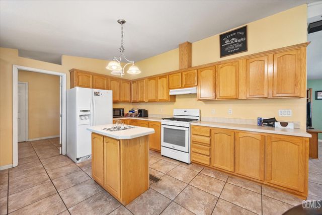 4830 Morro Drive, Bakersfield, CA 93307