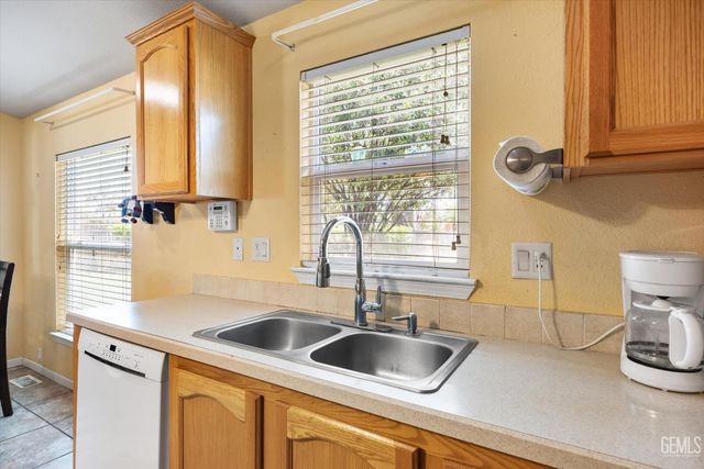 4830 Morro Drive, Bakersfield, CA 93307