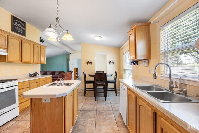 4830 Morro Drive, Bakersfield, CA 93307