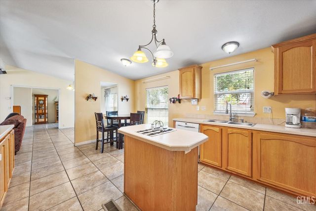 4830 Morro Drive, Bakersfield, CA 93307