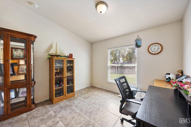 4830 Morro Drive, Bakersfield, CA 93307