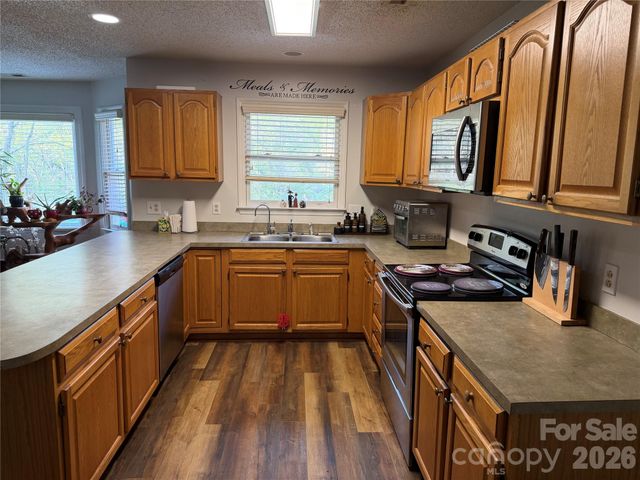 7004 Forest Hills Drive, Denver, NC 28037