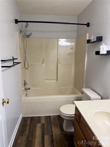 7004 Forest Hills Drive, Denver, NC 28037