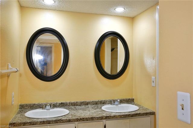 1514 Park Meadows DR 3, Fort Myers, FL 33907
