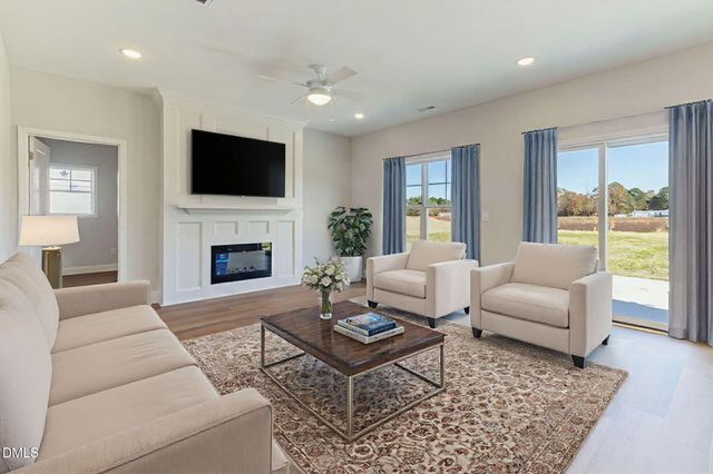 1530 Eastbay, Fayetteville, NC 28312