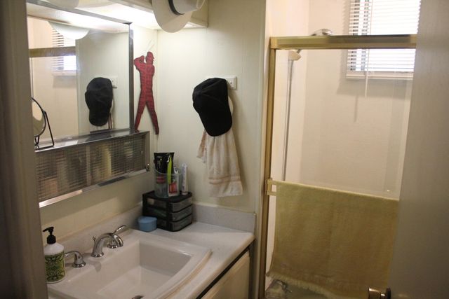 2400 W Midvalley Street L3, Visalia, CA 93277