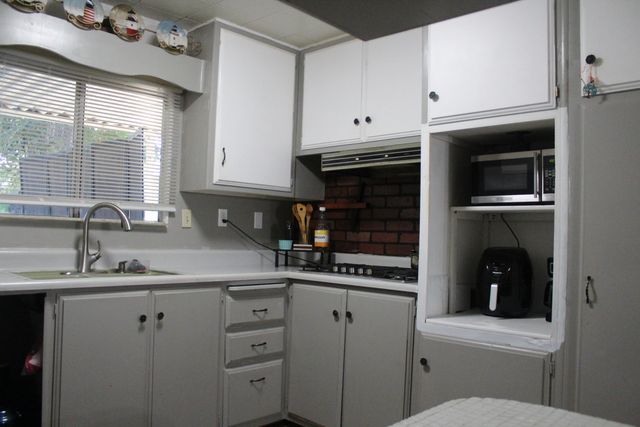 2400 W Midvalley Street L3, Visalia, CA 93277