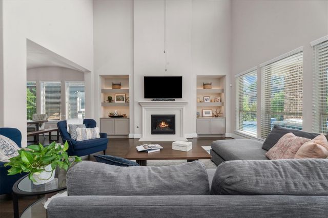 64 Winter Sunrise Circle, Tomball, TX 77375