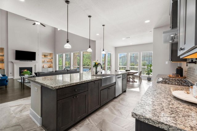 64 Winter Sunrise Circle, Tomball, TX 77375