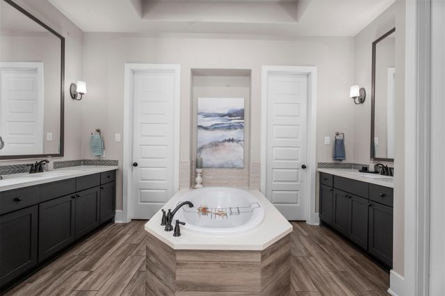 64 Winter Sunrise Circle, Tomball, TX 77375