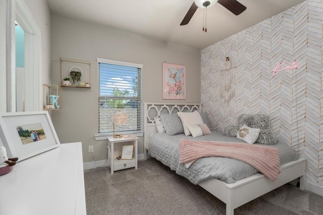 64 Winter Sunrise Circle, Tomball, TX 77375