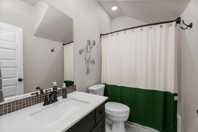 64 Winter Sunrise Circle, Tomball, TX 77375