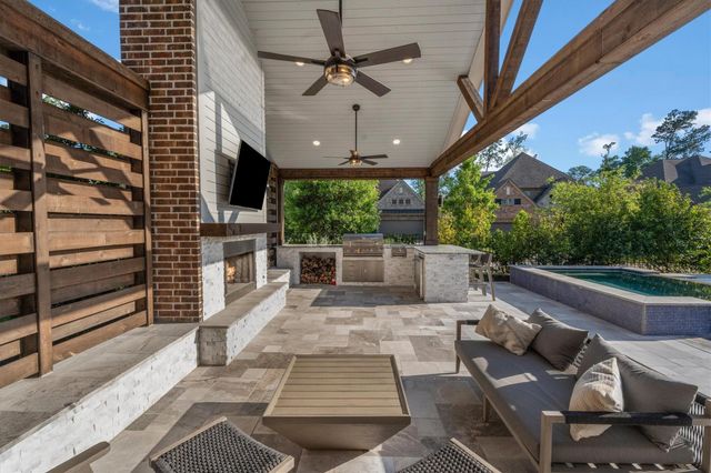 64 Winter Sunrise Circle, Tomball, TX 77375