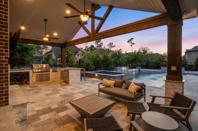 64 Winter Sunrise Circle, Tomball, TX 77375