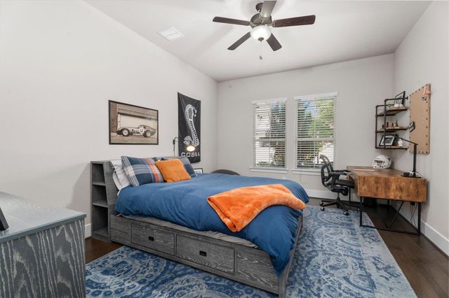 64 Winter Sunrise Circle, Tomball, TX 77375