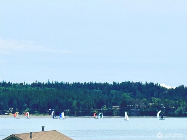 1086 Landing Circle, Oak Harbor, WA 98277