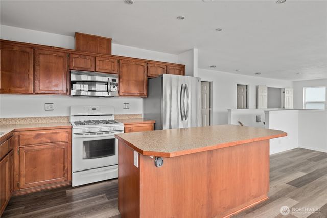 1086 Landing Circle, Oak Harbor, WA 98277