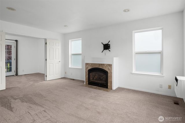 1086 Landing Circle, Oak Harbor, WA 98277