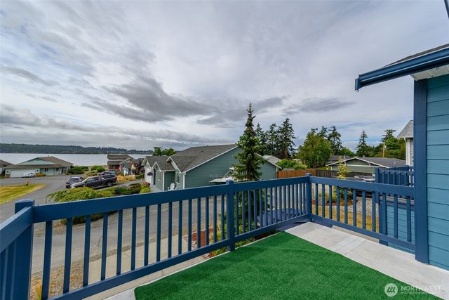 1086 Landing Circle, Oak Harbor, WA 98277