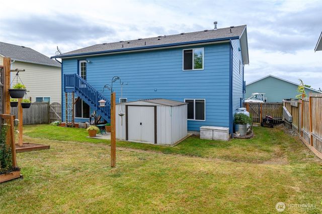 1086 Landing Circle, Oak Harbor, WA 98277