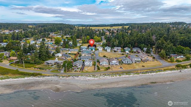 1086 Landing Circle, Oak Harbor, WA 98277