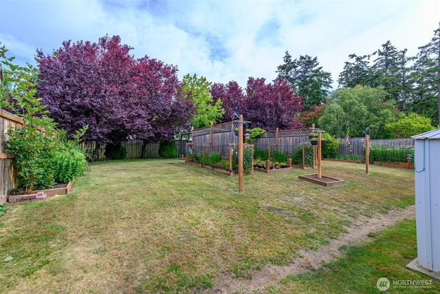 1086 Landing Circle, Oak Harbor, WA 98277