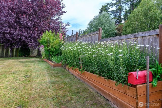 1086 Landing Circle, Oak Harbor, WA 98277