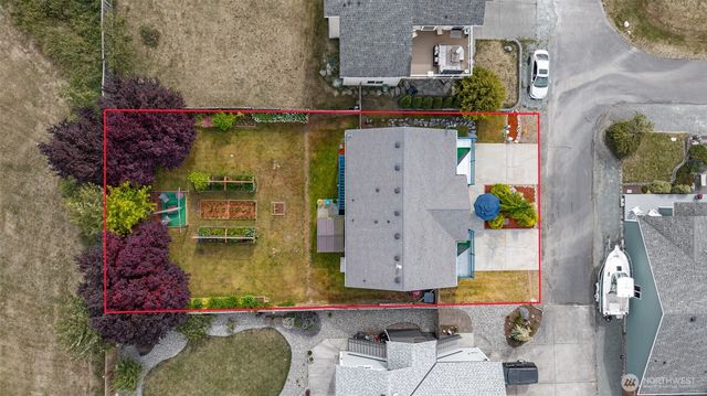 1086 Landing Circle, Oak Harbor, WA 98277