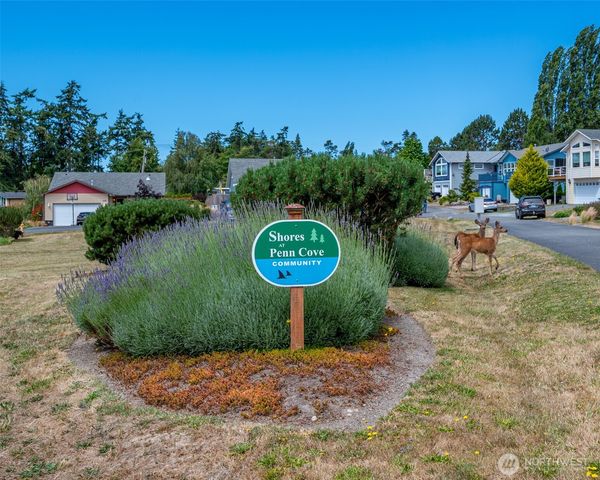1086 Landing Circle, Oak Harbor, WA 98277