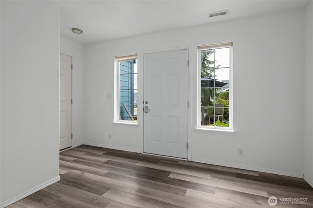 1086 Landing Circle, Oak Harbor, WA 98277