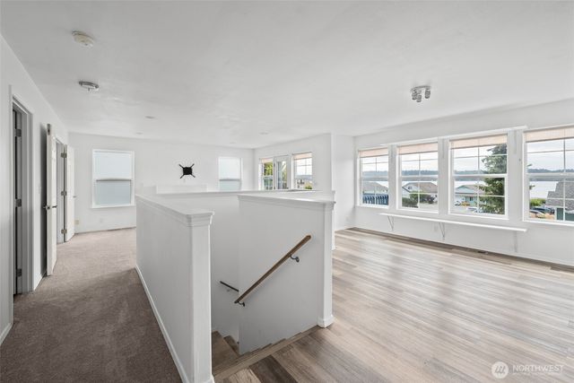 1086 Landing Circle, Oak Harbor, WA 98277