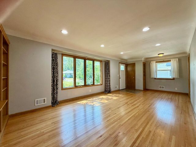 7121 15th Avenue S, Richfield, MN 55423