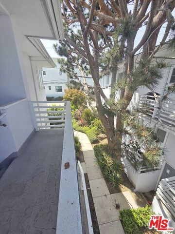 134 San Vicente Boulevard C, Santa Monica, CA 90402
