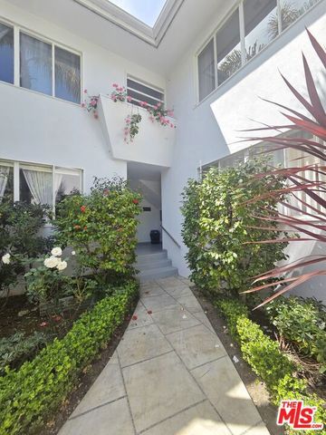 134 San Vicente Boulevard C, Santa Monica, CA 90402
