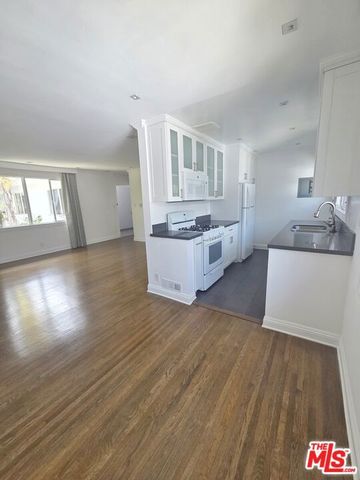 134 San Vicente Boulevard C, Santa Monica, CA 90402