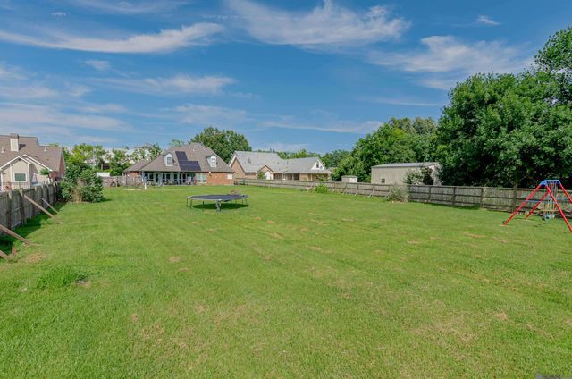 18053 Webb Rd, Prairieville, LA 70769