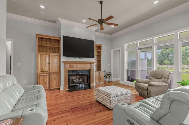 18053 Webb Rd, Prairieville, LA 70769