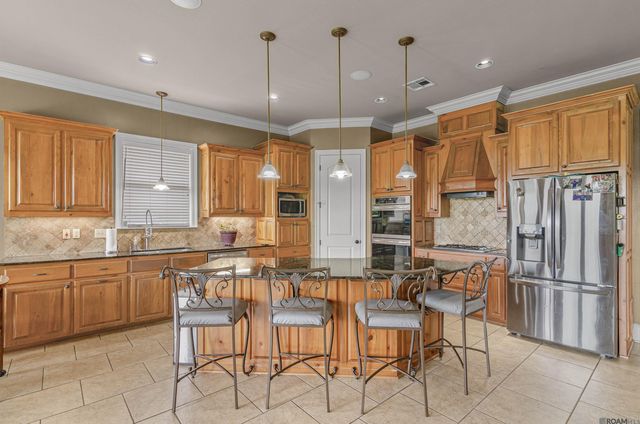 18053 Webb Rd, Prairieville, LA 70769