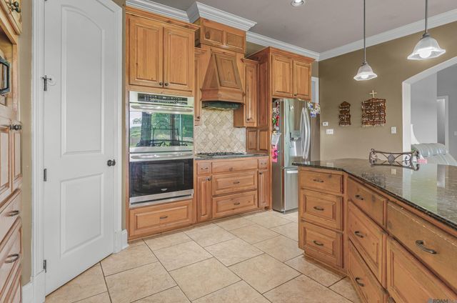 18053 Webb Rd, Prairieville, LA 70769