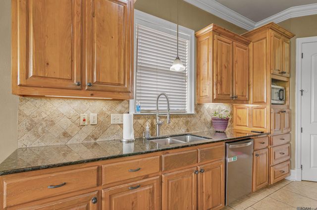 18053 Webb Rd, Prairieville, LA 70769