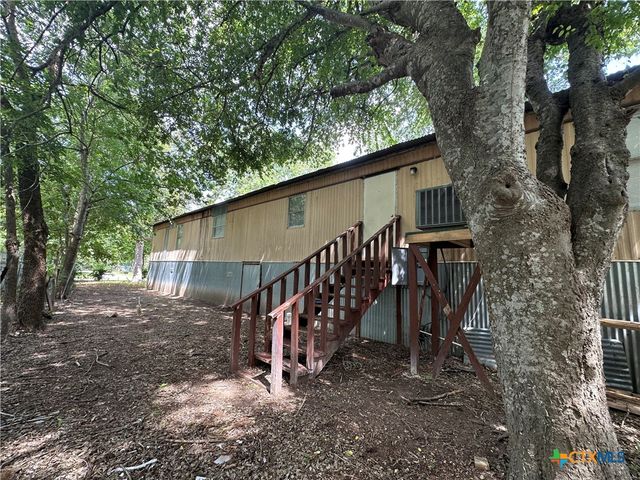 311 Meadow Lake Drive, Seguin, TX 78155