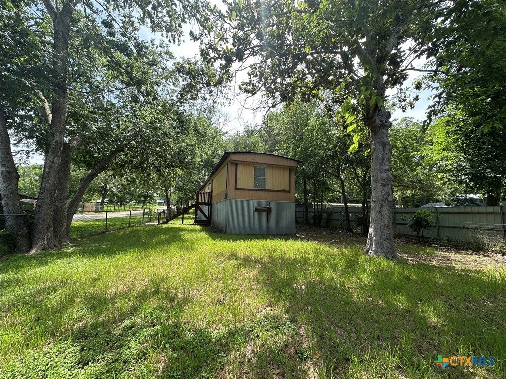 311 Meadow Lake Drive, Seguin, TX 78155
